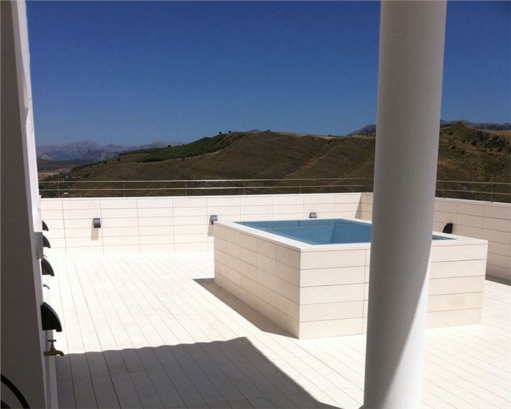 Piedra Paloma Limestone Wall and Floor